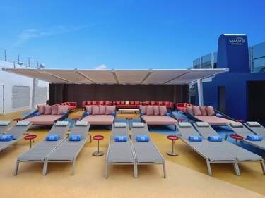 NCL Norwegian Prima Wave Seating ©Christian Santiago.jpeg